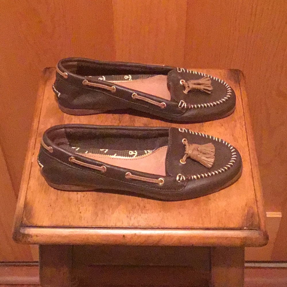 Sperry Moccasin Boat Shoes - Picture 3 of 9